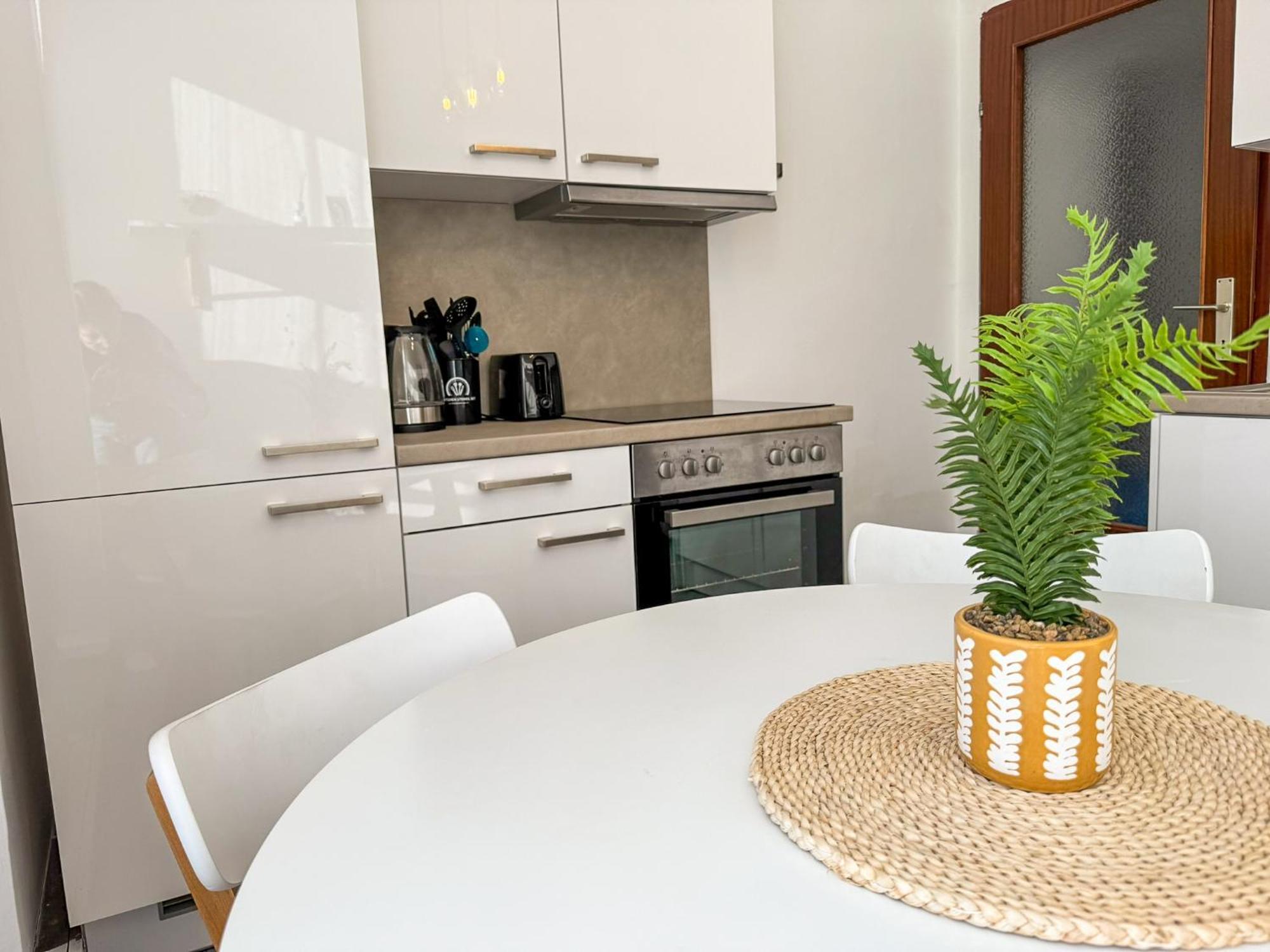 Serenity Apartment - Comfort ลีโอเบน ภายนอก รูปภาพ